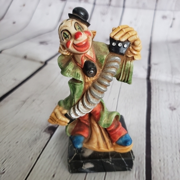 Vintage Clown Figurine Carrara Marble Base Made in Italy Playing Accordion - Picture 11 of 11